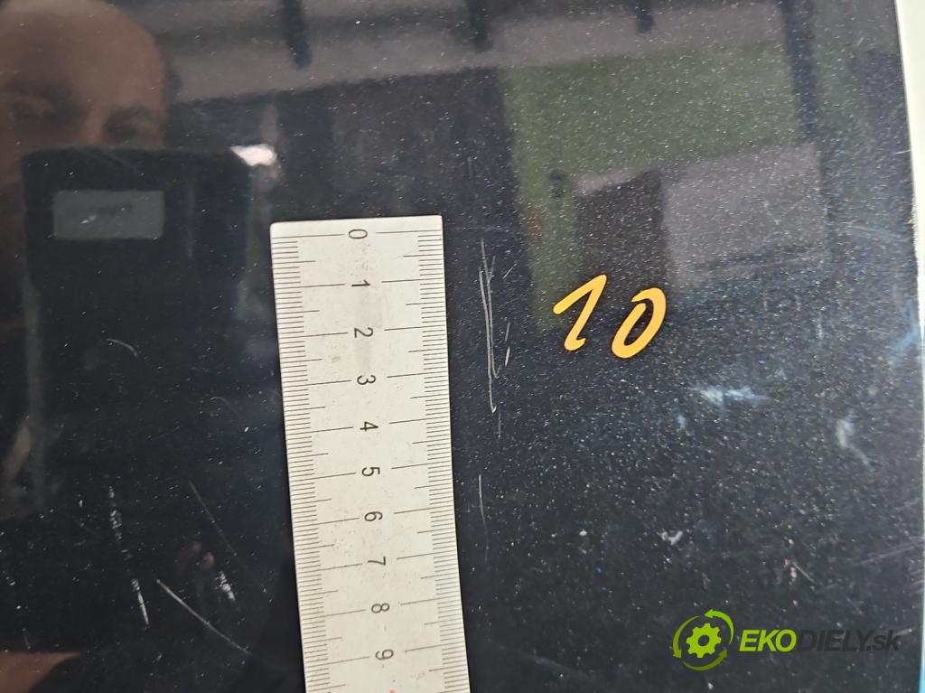 Suzuki Splash 1.3 DDIS 75 hp manual 55 kW 1248 cm3 5- dveře zadní pravé  (Klika dveří ostatní)