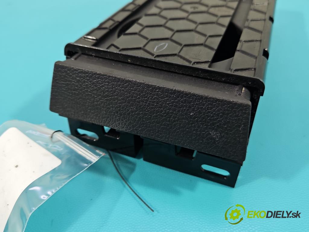 Renault Master III 2010-2024 2.3 DCI 163 HP manual 120 kW 2299 cm3 5- Rukojeť: na nápoje: 684305630R (Držiak (úchyt) na nápoje)