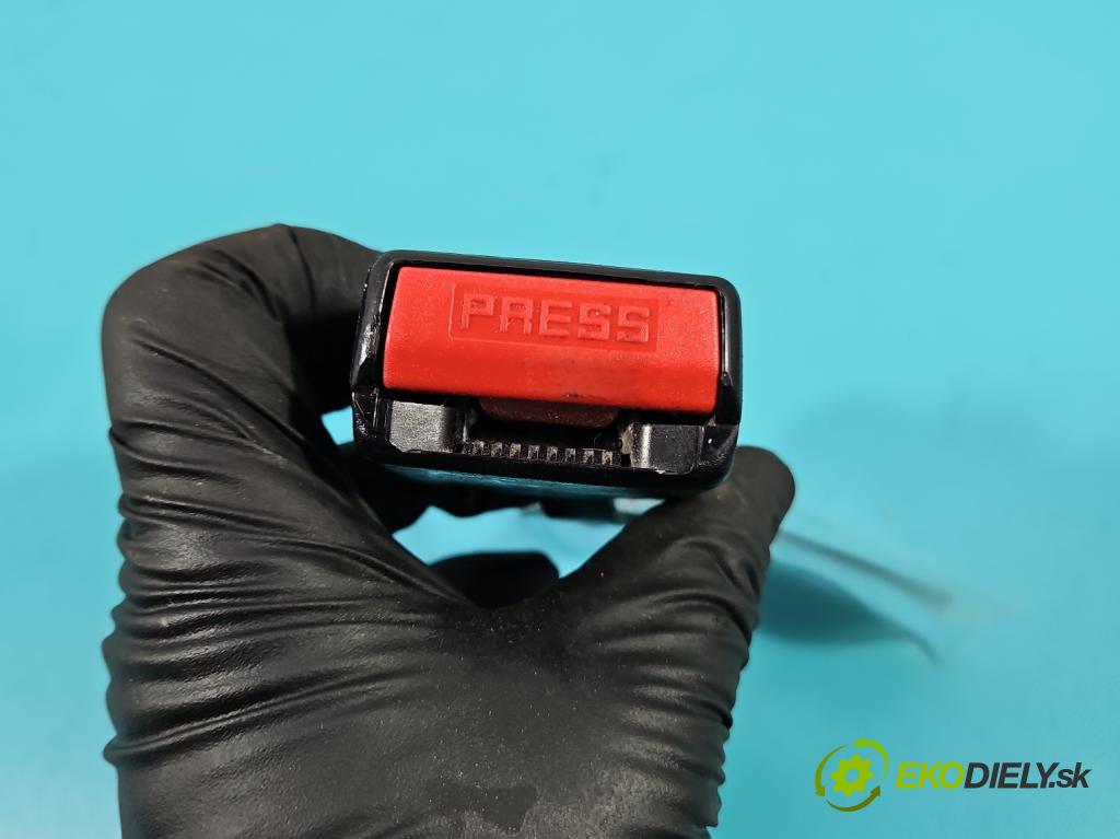 Renault Master III 2010-2024 2.3 DCI 163 HP manual 120 kW 2299 cm3 5- pas bezpečnosť: predné pravý