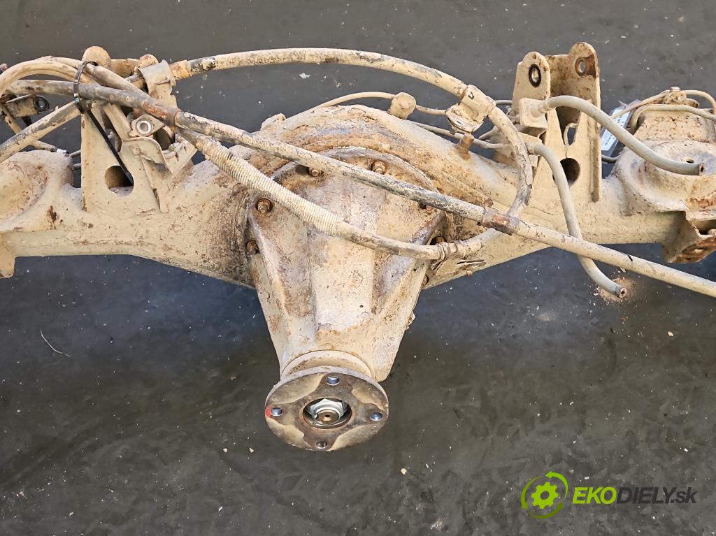 Toyota Land Cruiser J120 2002-2010 3.0 D4D 166 HP automatic 122 kW 2982 cm3 5- Most: zadní: