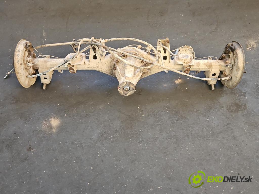 Toyota Land Cruiser J120 2002-2010 3.0 D4D 166 HP automatic 122 kW 2982 cm3 5- Most: zadní: 