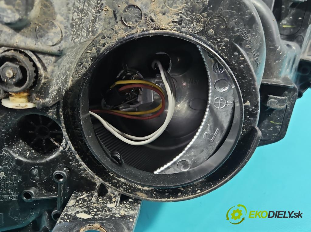 Fiat Croma II 2005-2010 1.9 jtd 150 HP manual 110 kW 1910 cm3 5- Reflektor: pravý 08-661-1153R (Svetlo predné pravé)