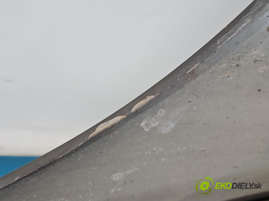 Fiat Croma II 2005-2010 1.9 jtd 150 HP manual 110 kW 1910 cm3 5- blatník predné pravý  (Kľučka dverí ostatné)