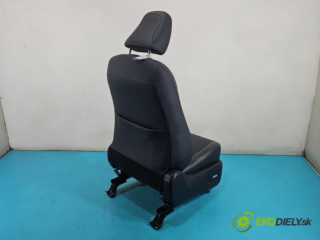 Lexus NX I 2014-2021 2.0 T 238hp automatic 175 kW 1998 cm3 5- Sedadlo pravý  (Sedadlo)