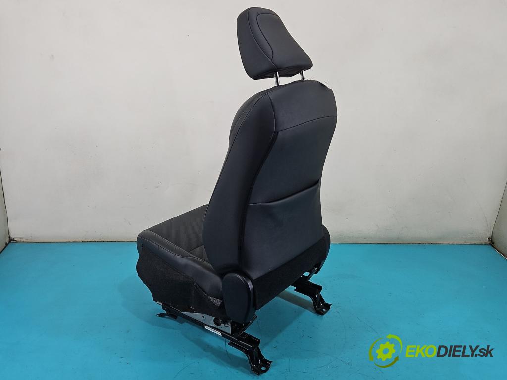 Lexus NX I 2014-2021 2.0 T 238hp automatic 175 kW 1998 cm3 5- Sedadlo pravý  (Sedadlo)