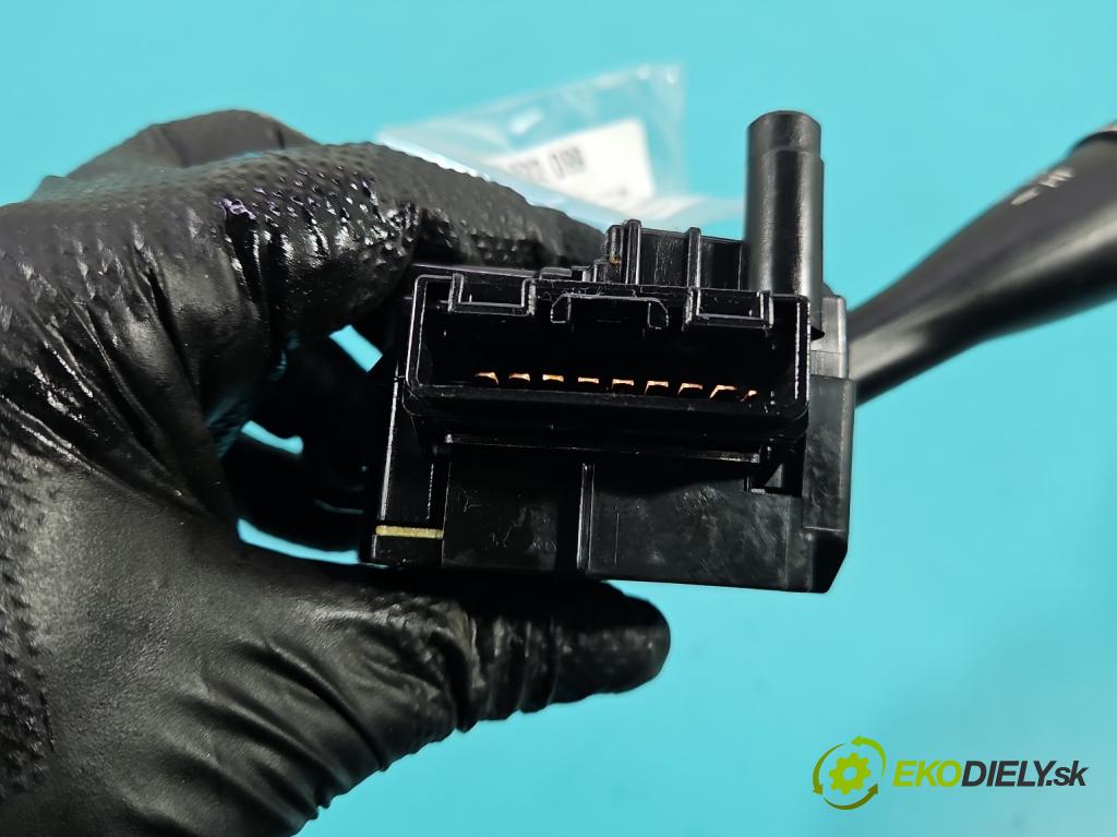 Suzuki Splash 1.3 DDIS 75 HP manual 55 kW 1248 cm3 5- prepínač stieračov  (Prepínacie páčky pod volantom)