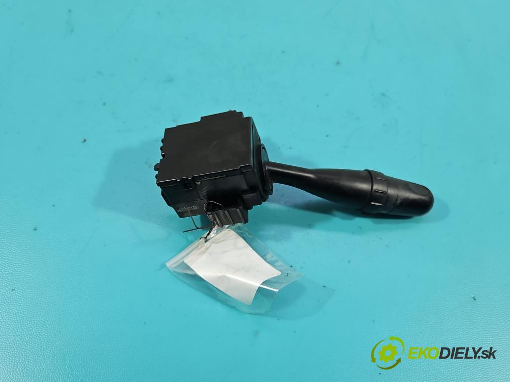 Suzuki Splash 1.3 DDIS 75 HP manual 55 kW 1248 cm3 5- prepínač stieračov  (Prepínacie páčky pod volantom)