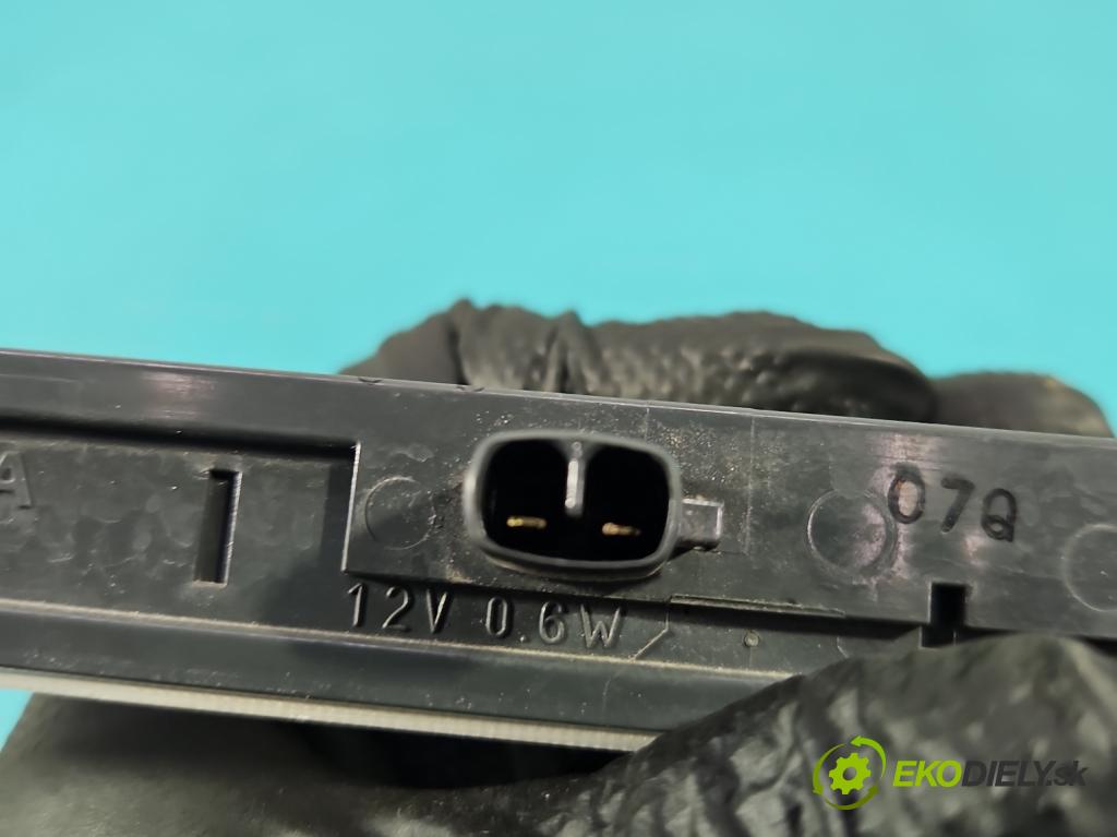 Lexus CT 2010-2022 1.8 VVTI 99 hp automatic 73 kW 1798 cm3 5- světlo: