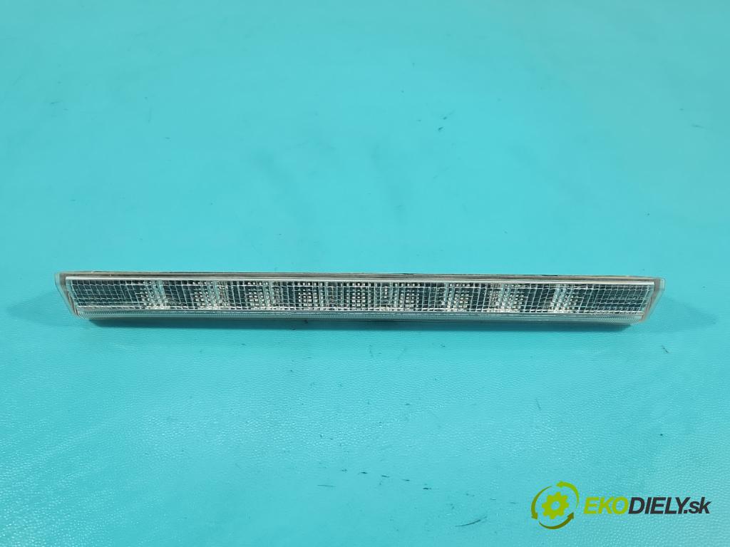 Lexus CT 2010-2022 1.8 VVTI 99 hp automatic 73 kW 1798 cm3 5- světlo: