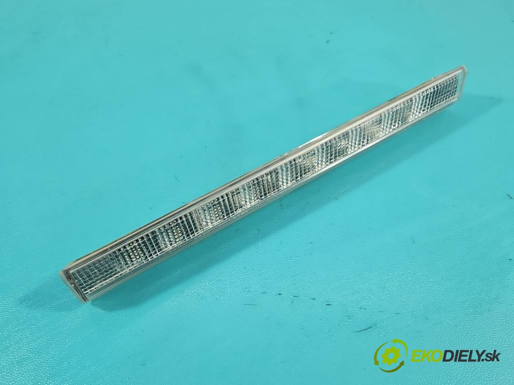 Lexus CT 2010-2022 1.8 VVTI 99 hp automatic 73 kW 1798 cm3 5- světlo: