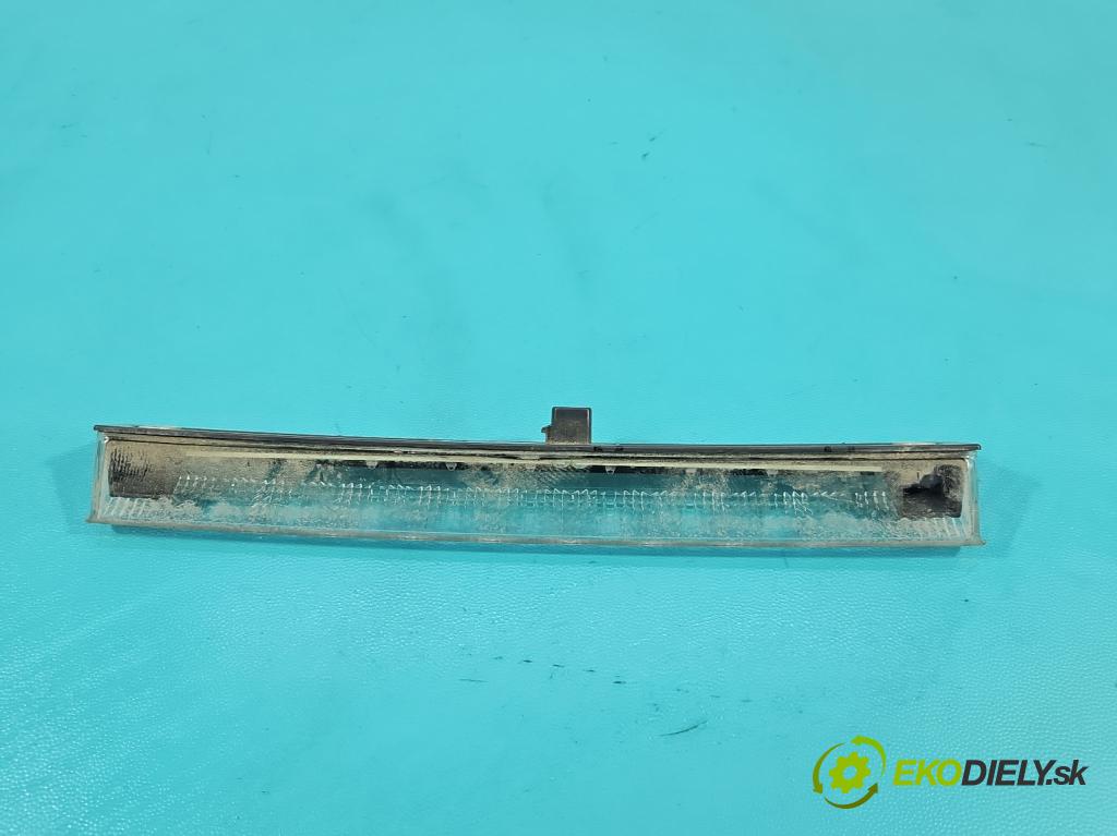 Lexus CT 2010-2022 1.8 VVTI 99 hp automatic 73 kW 1798 cm3 5- světlo: