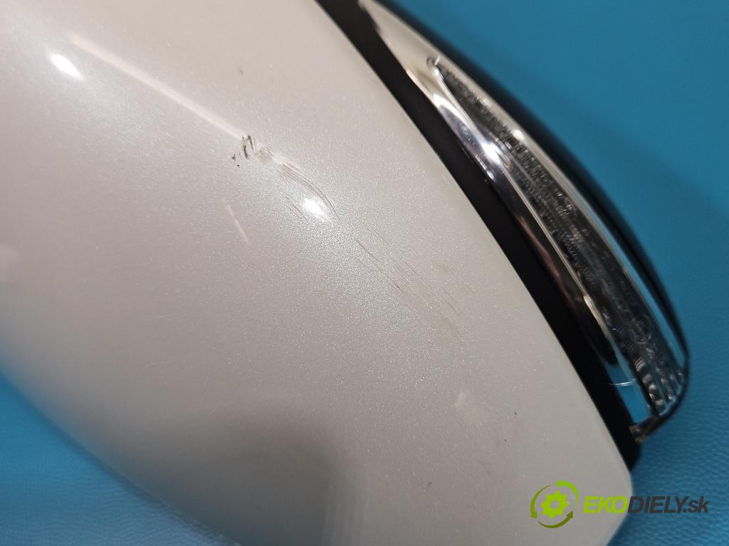 Lexus CT 2010-2022 1.8 VVTI 99 HP automatic 73 kW 1798 cm3 5- zrkadlo pravé  (Kľučka dverí ostatné)