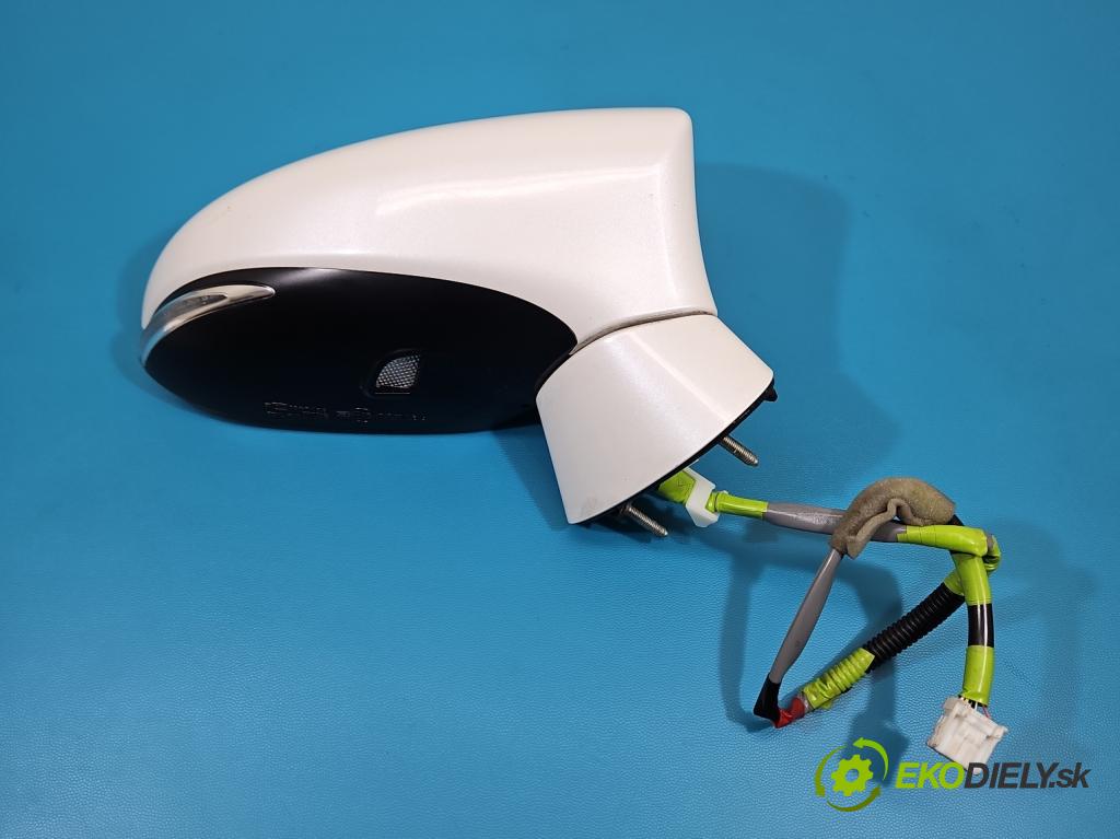 Lexus CT 2010-2022 1.8 VVTI 99 HP automatic 73 kW 1798 cm3 5- zrkadlo pravé  (Kľučka dverí ostatné)