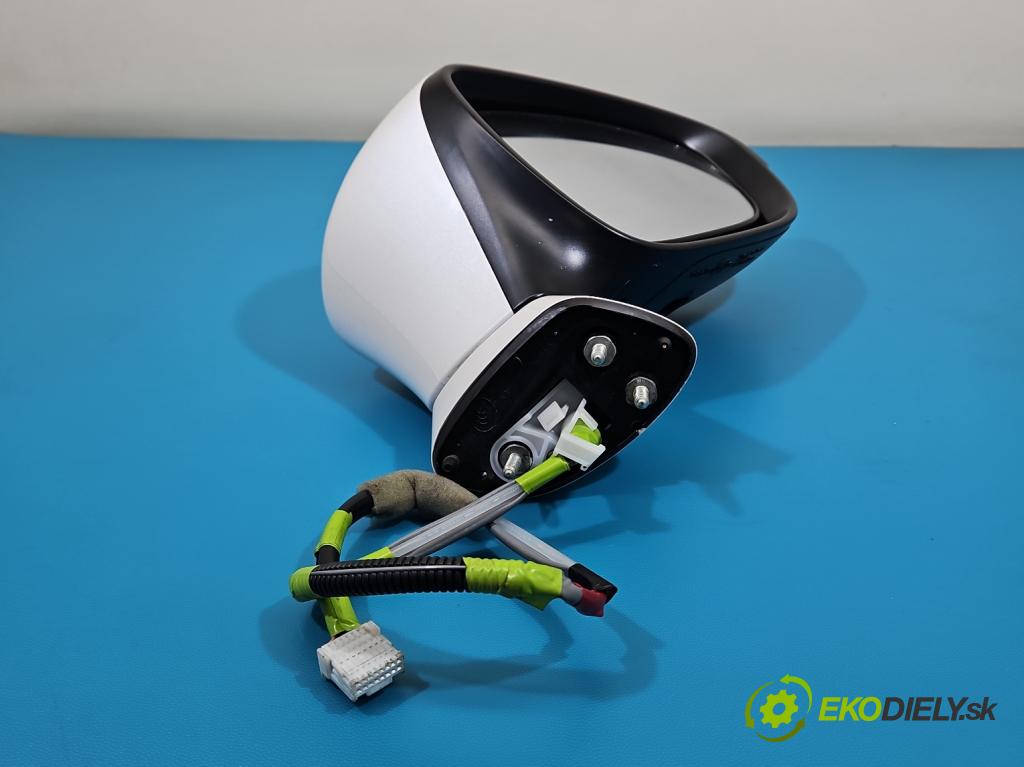 Lexus CT 2010-2022 1.8 VVTI 99 HP automatic 73 kW 1798 cm3 5- zrkadlo pravé  (Kľučka dverí ostatné)