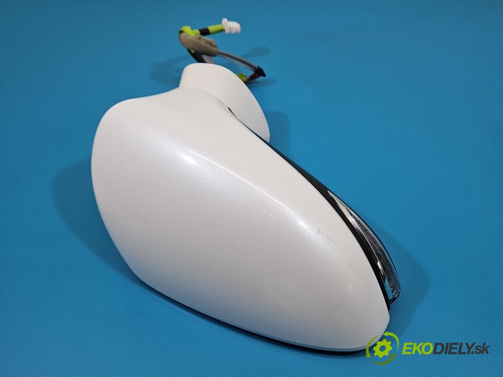 Lexus CT 2010-2022 1.8 VVTI 99 HP automatic 73 kW 1798 cm3 5- zrkadlo pravé  (Kľučka dverí ostatné)