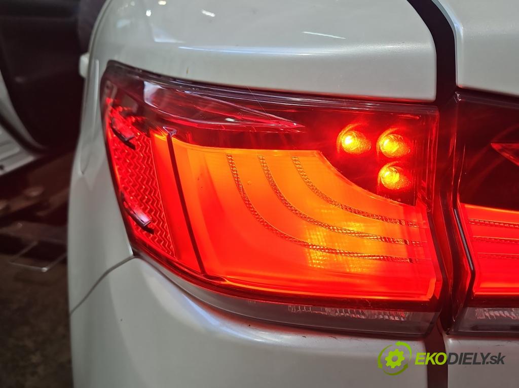 Lexus CT 2010-2022 1.8 VVTI 99 hp automatic 73 kW 1798 cm3 5- světlo zadní levé  (Klika dveří ostatní)