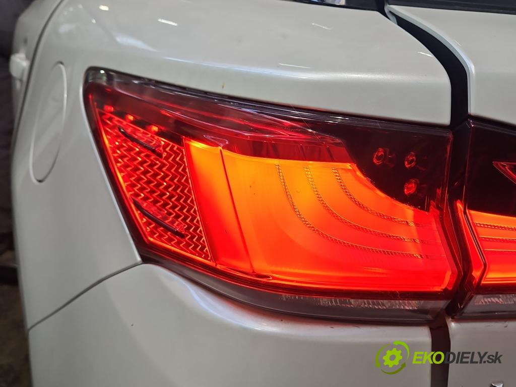 Lexus CT 2010-2022 1.8 VVTI 99 hp automatic 73 kW 1798 cm3 5- světlo zadní levé  (Klika dveří ostatní)