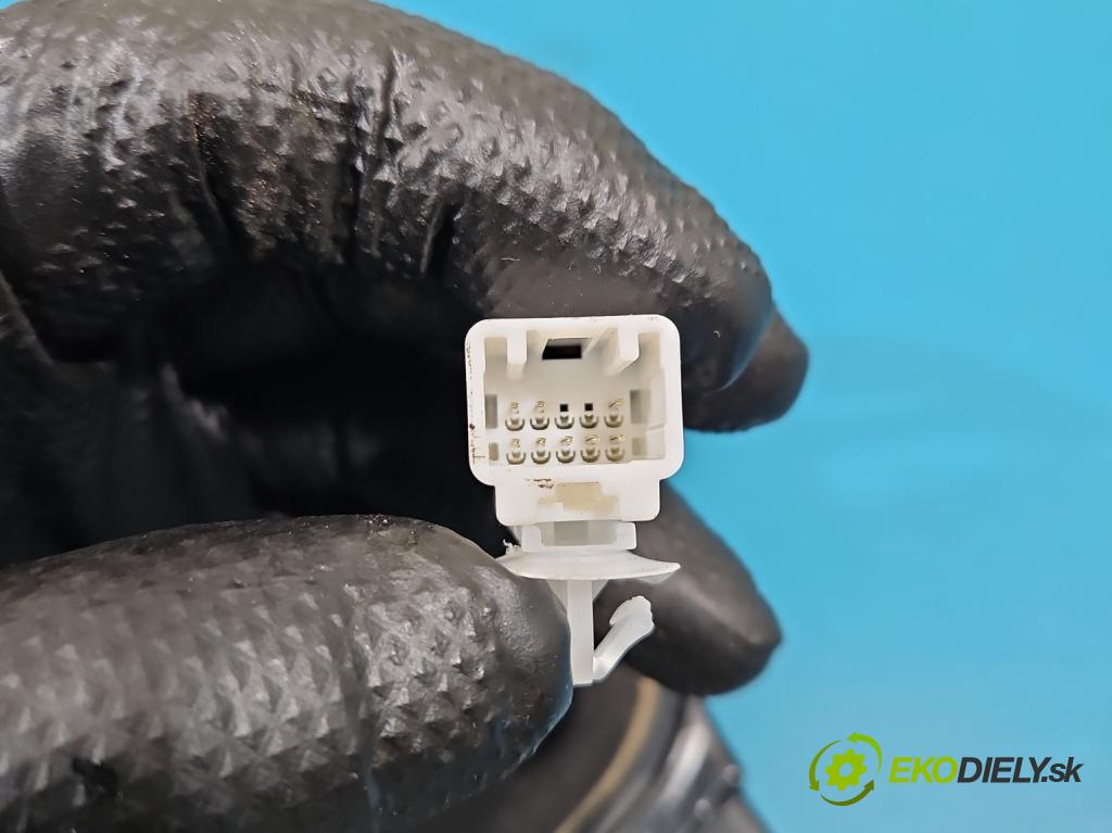 Lexus CT 2010-2022 1.8 VVTI 99 HP automatic 73 kW 1798 cm3 5- svetlo / reflektor zadné pravé  (Kľučka dverí ostatné)