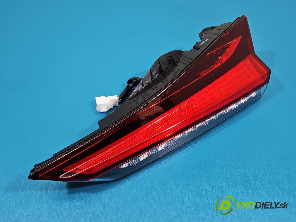 Lexus CT 2010-2022 1.8 VVTI 99 HP automatic 73 kW 1798 cm3 5- svetlo / reflektor zadné pravé  (Kľučka dverí ostatné)