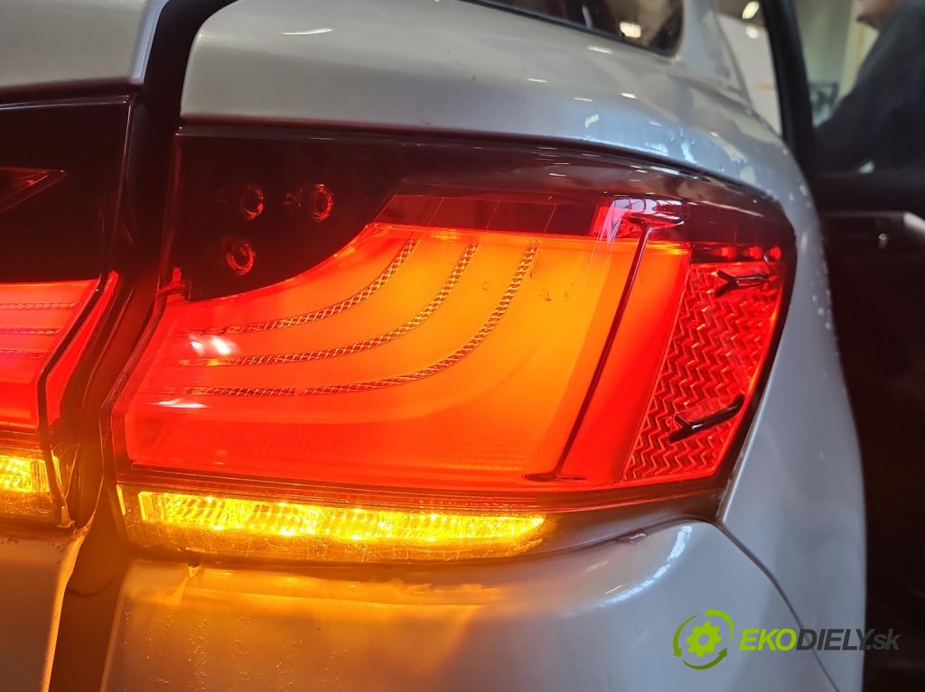 Lexus CT 2010-2022 1.8 VVTI 99 HP automatic 73 kW 1798 cm3 5- svetlo / reflektor zadné pravé  (Kľučka dverí ostatné)