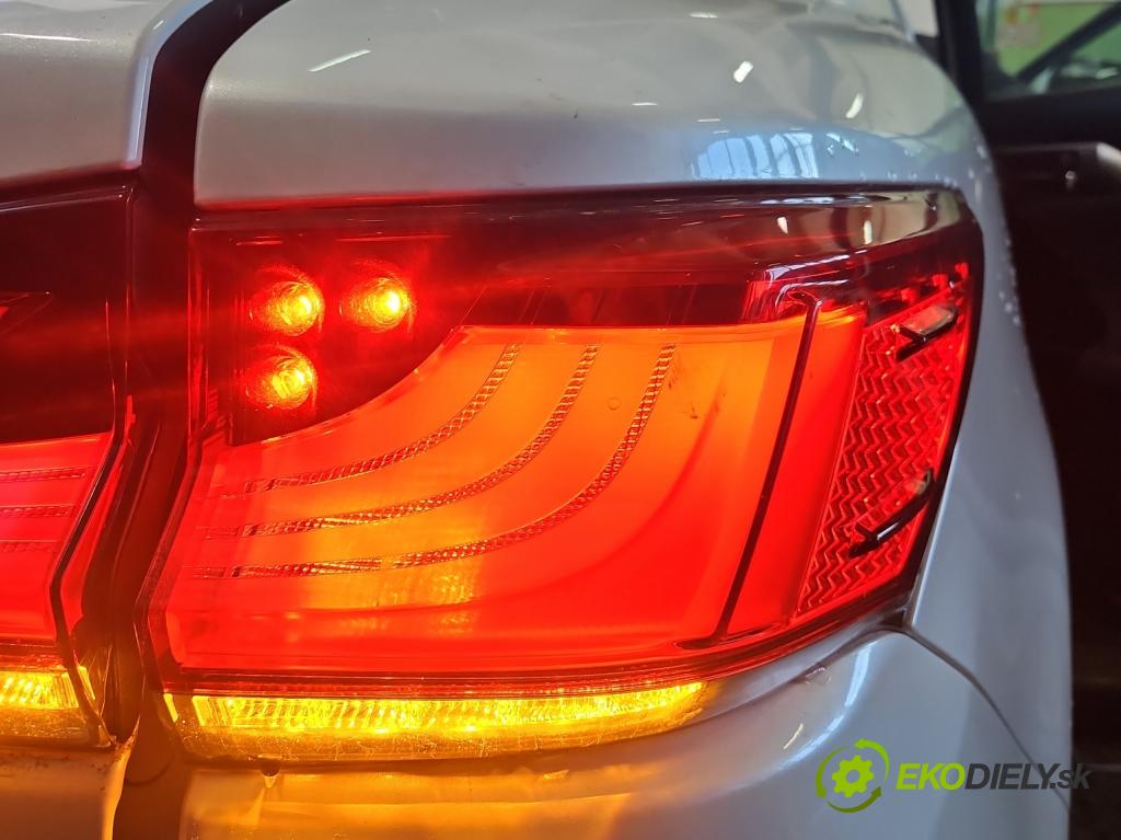 Lexus CT 2010-2022 1.8 VVTI 99 HP automatic 73 kW 1798 cm3 5- svetlo / reflektor zadné pravé  (Kľučka dverí ostatné)