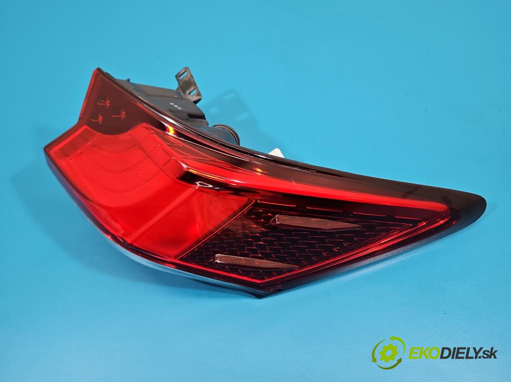 Lexus CT 2010-2022 1.8 VVTI 99 HP automatic 73 kW 1798 cm3 5- svetlo / reflektor zadné pravé  (Kľučka dverí ostatné)