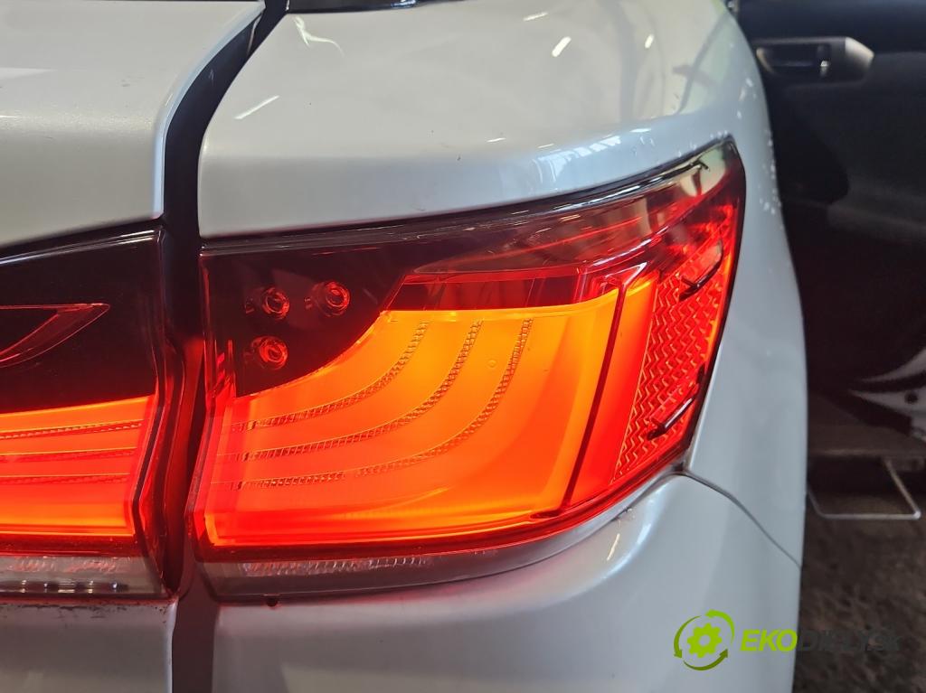 Lexus CT 2010-2022 1.8 VVTI 99 hp automatic 73 kW 1798 cm3 5- světlo zadní pravé  (Klika dveří ostatní)
