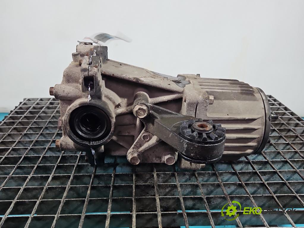 Mitsubishi Outlander II 2006-2013 2.0 DI-D 140 HP manual 103 kW 1968 cm3 5- Most: zadní: T02GS2478