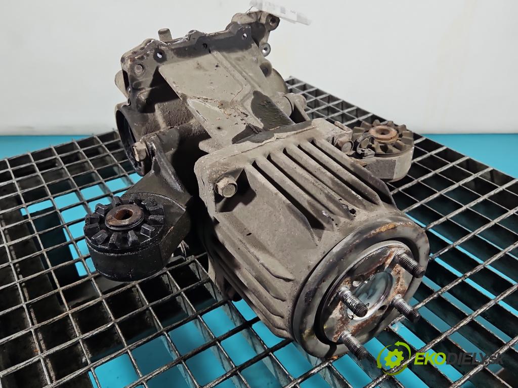 Mitsubishi Outlander II 2006-2013 2.0 DI-D 140 HP manual 103 kW 1968 cm3 5- Most: zadní: T02GS2478