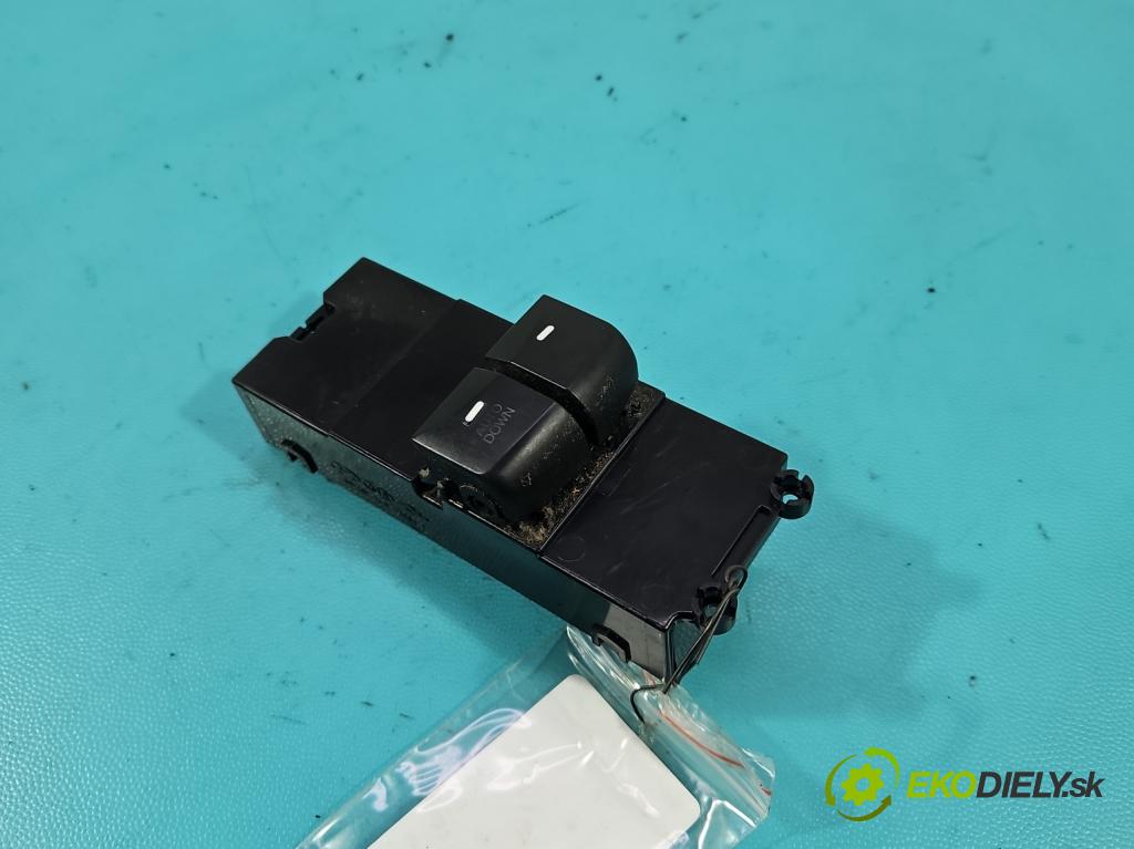 Hyundai I30 II 2012-2016 1.4 16v 100 HP manual 73.2 kW 1396 cm3 5- prepínač okien spätných zrkadiel 93570-A6100