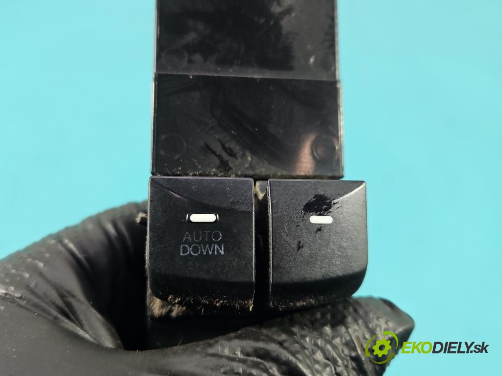 Hyundai I30 II 2012-2016 1.4 16v 100 HP manual 73.2 kW 1396 cm3 5- prepínač okien spätných zrkadiel 93570-A6100