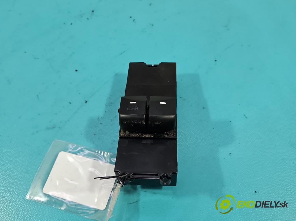 Hyundai I30 II 2012-2016 1.4 16v 100 HP manual 73.2 kW 1396 cm3 5- prepínač okien spätných zrkadiel 93570-A6100