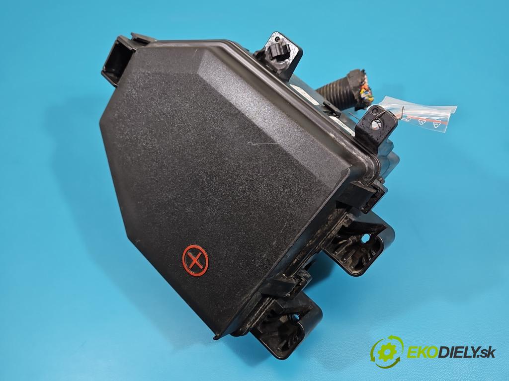 Kia Stinger 2017-2023 2.0 T-GDI: 256KM automatic 188 kW 1998 cm3 5- skrinka poistka 91950-J5620 (Poistková skrinka)