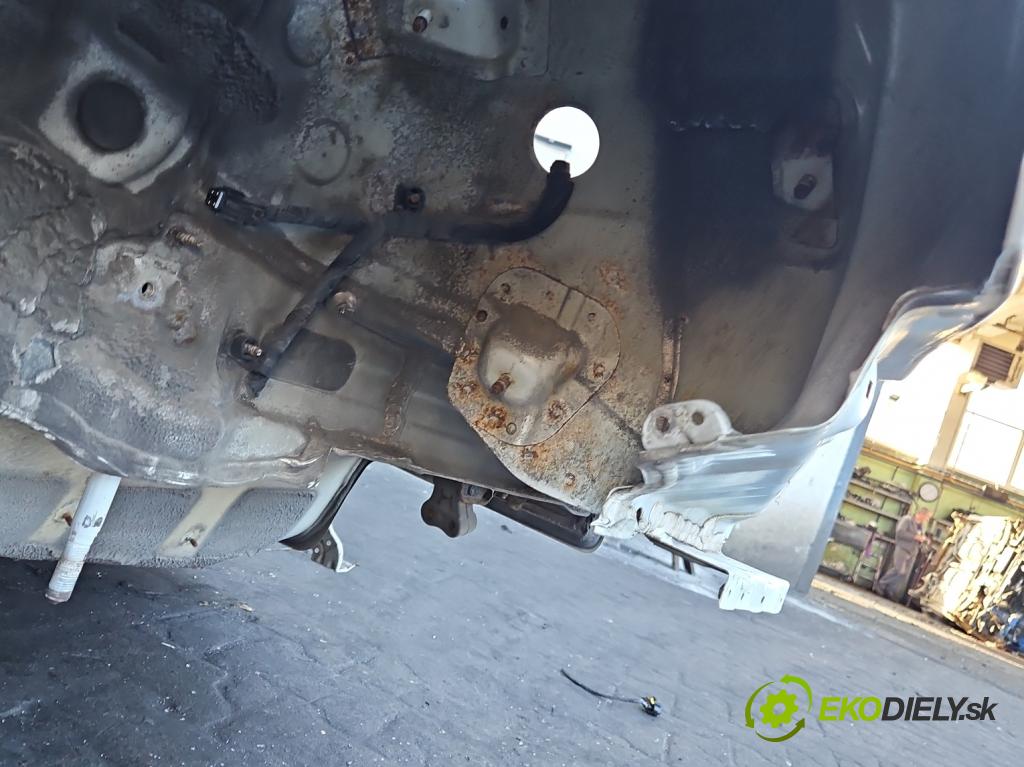 Kia Stinger 2017-2023 2.0 T-GDI 256KM automatic 188 kW 1998 cm3 5- blatnik zadní levý