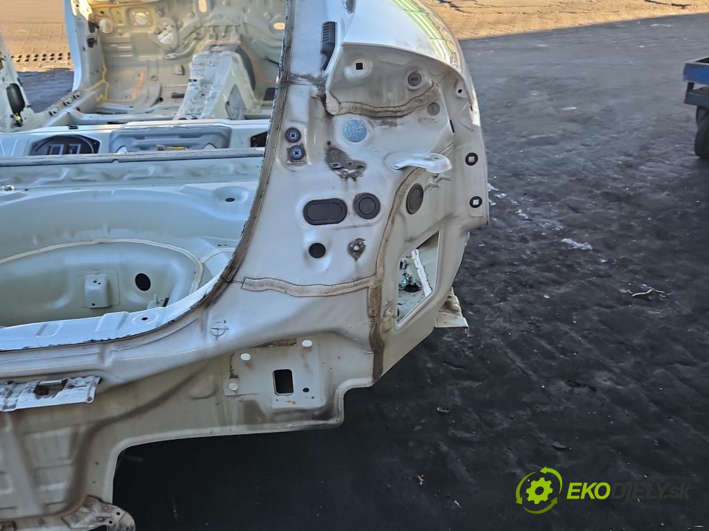 Kia Stinger 2017-2023 2.0 T-GDI 256KM automatic 188 kW 1998 cm3 5- blatnik zadní pravý