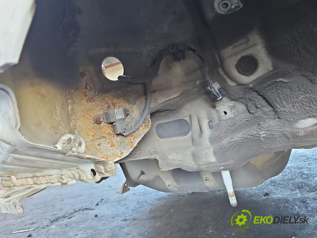 Kia Stinger 2017-2023 2.0 T-GDI 256KM automatic 188 kW 1998 cm3 5- blatnik zadní pravý