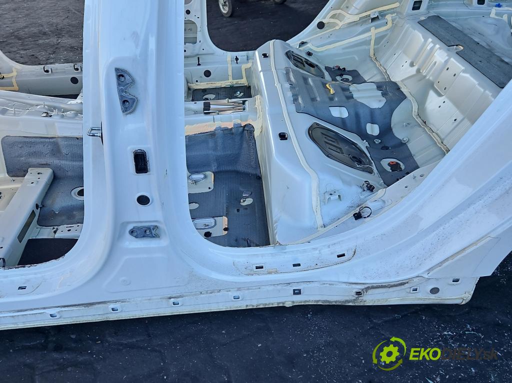 Kia Stinger 2017-2023 2.0 T-GDI 256KM automatic 188 kW 1998 cm3 5- práh levý  (Karoserie ostatní)