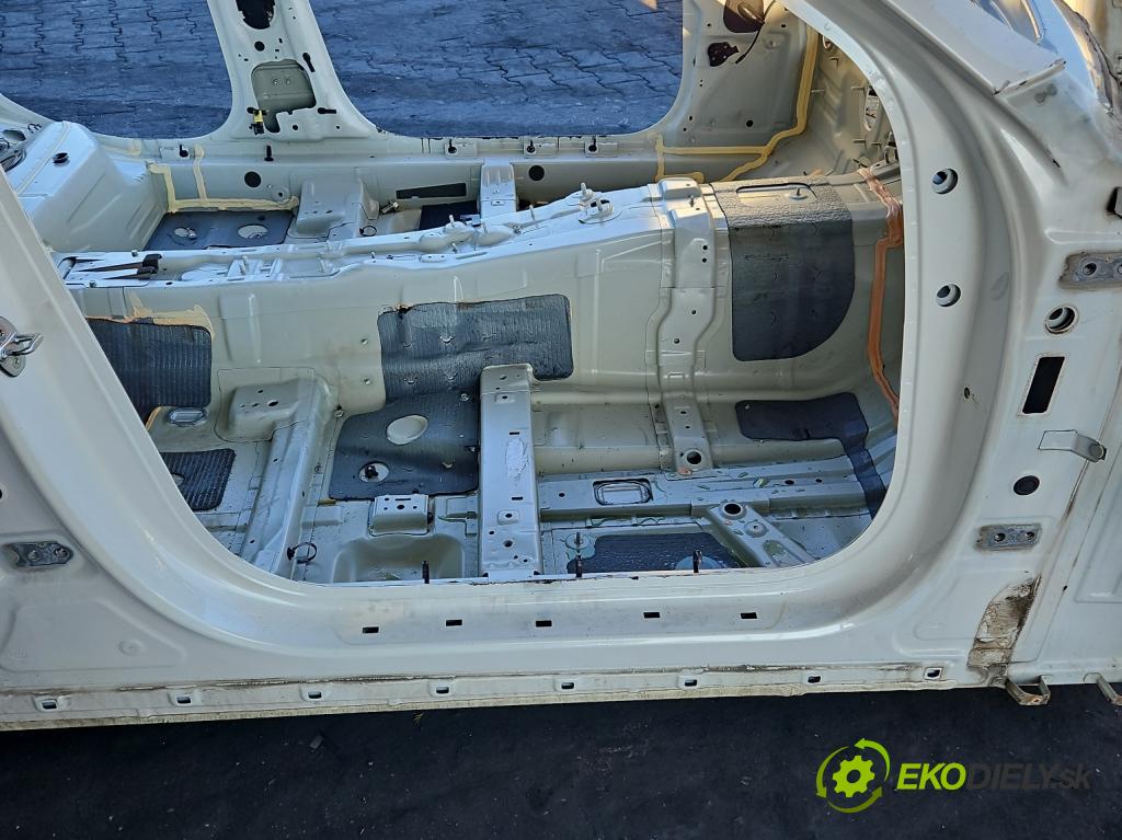 Kia Stinger 2017-2023 2.0 T-GDI 256KM automatic 188 kW 1998 cm3 5- práh pravý  (Karoserie ostatní)