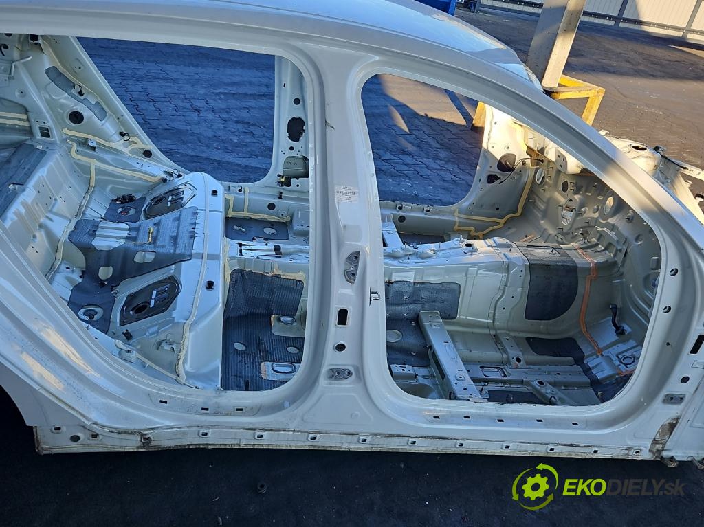 Kia Stinger 2017-2023 2.0 T-GDI 256KM automatic 188 kW 1998 cm3 5- práh pravý  (Karoserie ostatní)