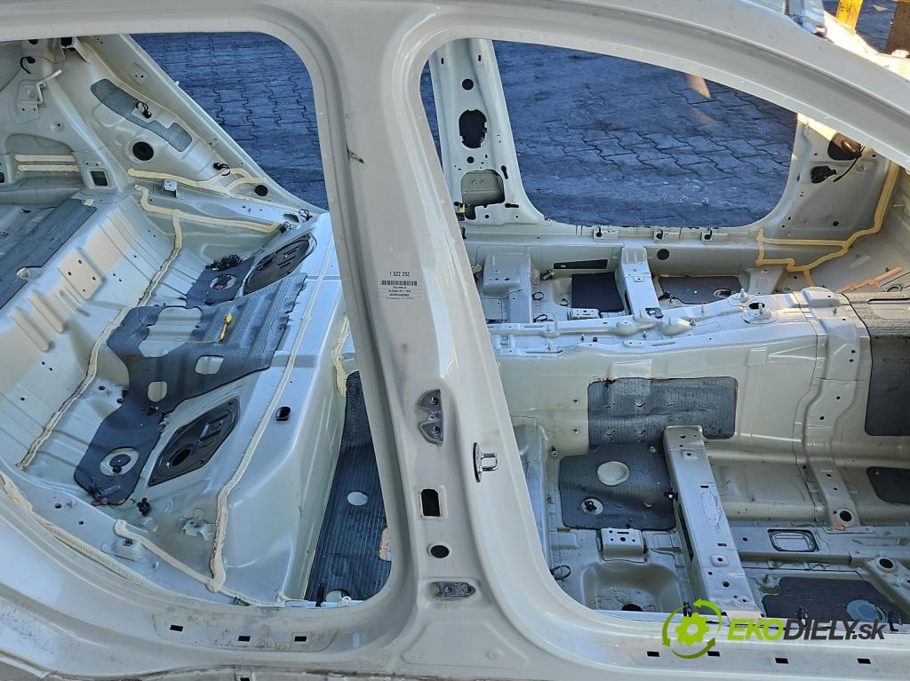 Kia Stinger 2017-2023 2.0 T-GDI 256KM automatic 188 kW 1998 cm3 5- práh pravý  (Karoserie ostatní)