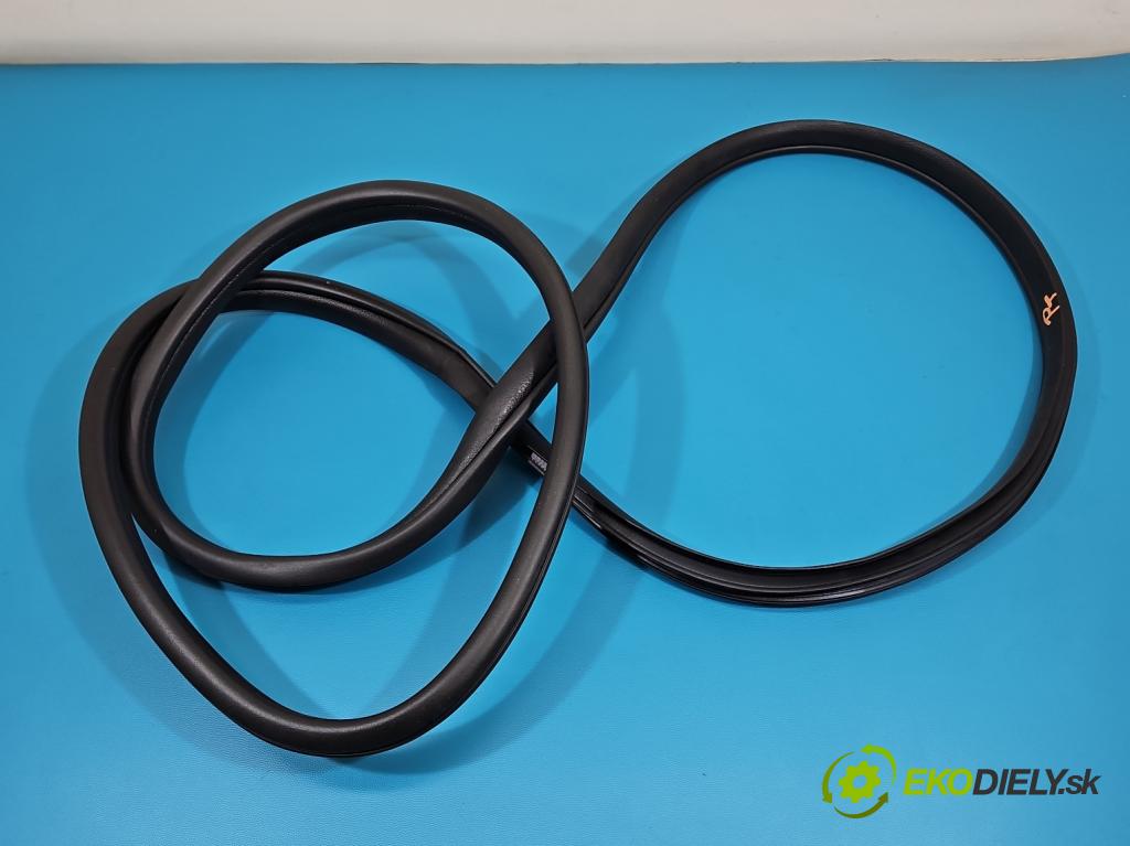 Kia Stinger 2017-2023 2.0 T-GDI 256KM automatic 188 kW 1998 cm3 5- Těsnění: dveře zadní pravé  (Karoserie ostatní)