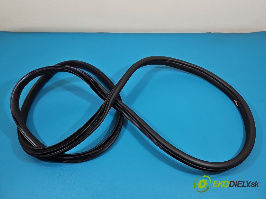 Kia Stinger 2017-2023 2.0 T-GDI 256KM automatic 188 kW 1998 cm3 5- Těsnění: dveře zadní pravé  (Karoserie ostatní)