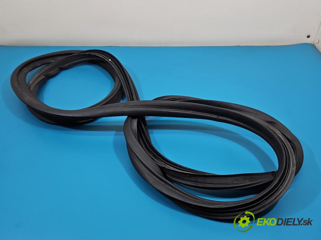 Kia Stinger 2017-2023 2.0 T-GDI 256KM automatic 188 kW 1998 cm3 5- Těsnění: kufrových dveří 