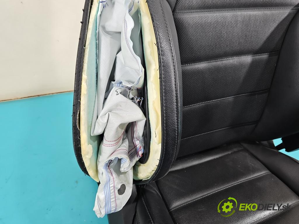 Kia Stinger 2017-2023 2.0 T-GDI 256KM automatic 188 kW 1998 cm3 5- Sedadlo pravý  (Sedadlo)