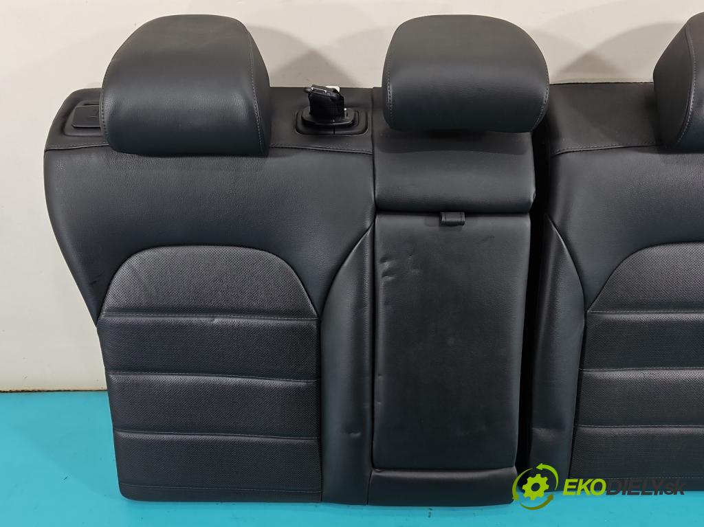 Kia Stinger 2017-2023 2.0 T-GDI: 256KM automatic 188 kW 1998 cm3 5- Pohovka: zadné (Sedadlo)