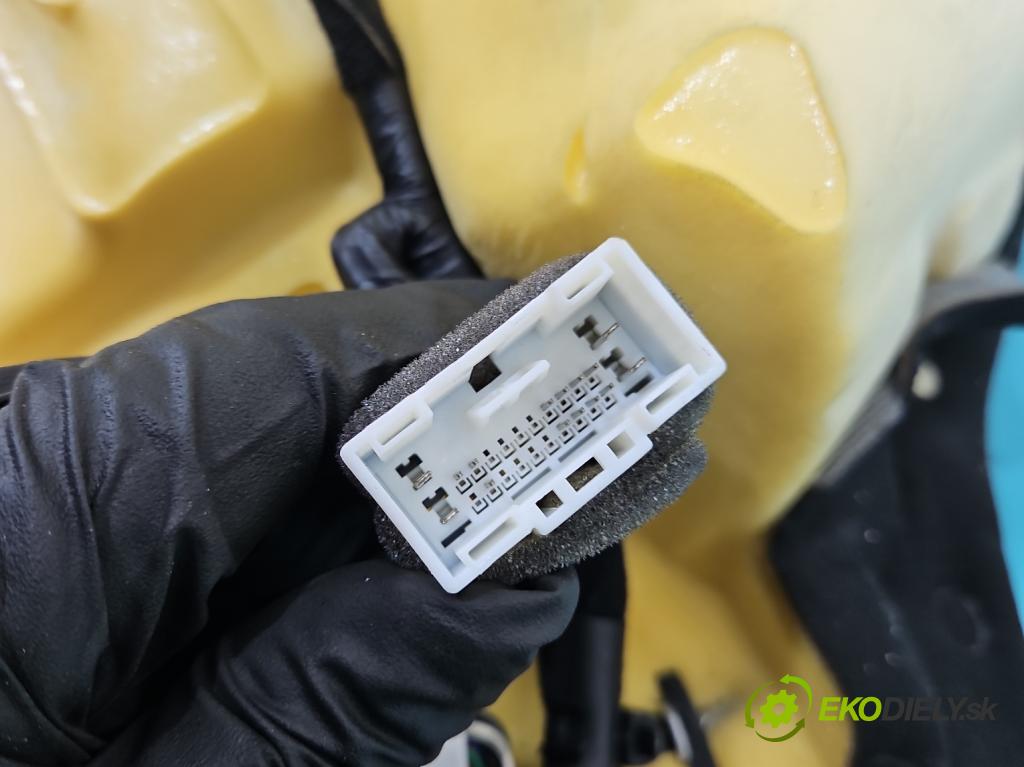 Kia Stinger 2017-2023 2.0 T-GDI: 256KM automatic 188 kW 1998 cm3 5- Pohovka: zadné (Sedadlo)