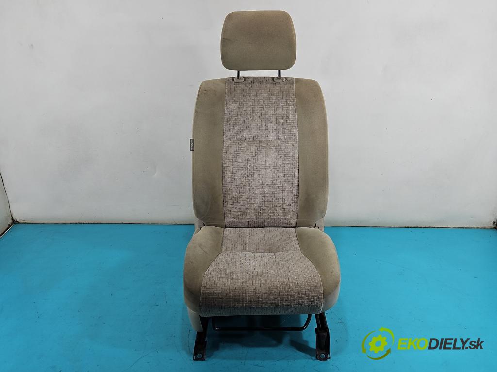 Toyota Land Cruiser J120 2002-2010 3.0 D4D 166 hp automatic 122 kW 2982 cm3 5- Sedadlo pravý  (Sedadlo)