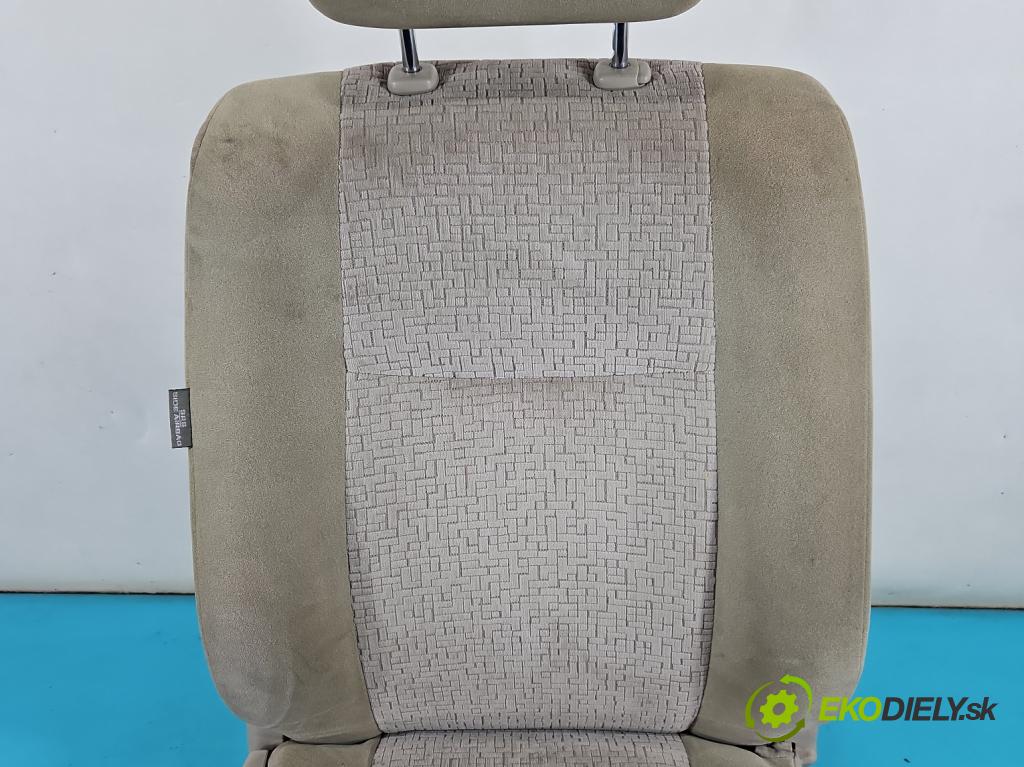 Toyota Land Cruiser J120 2002-2010 3.0 D4D 166 hp automatic 122 kW 2982 cm3 5- Sedadlo pravý  (Sedadlo)