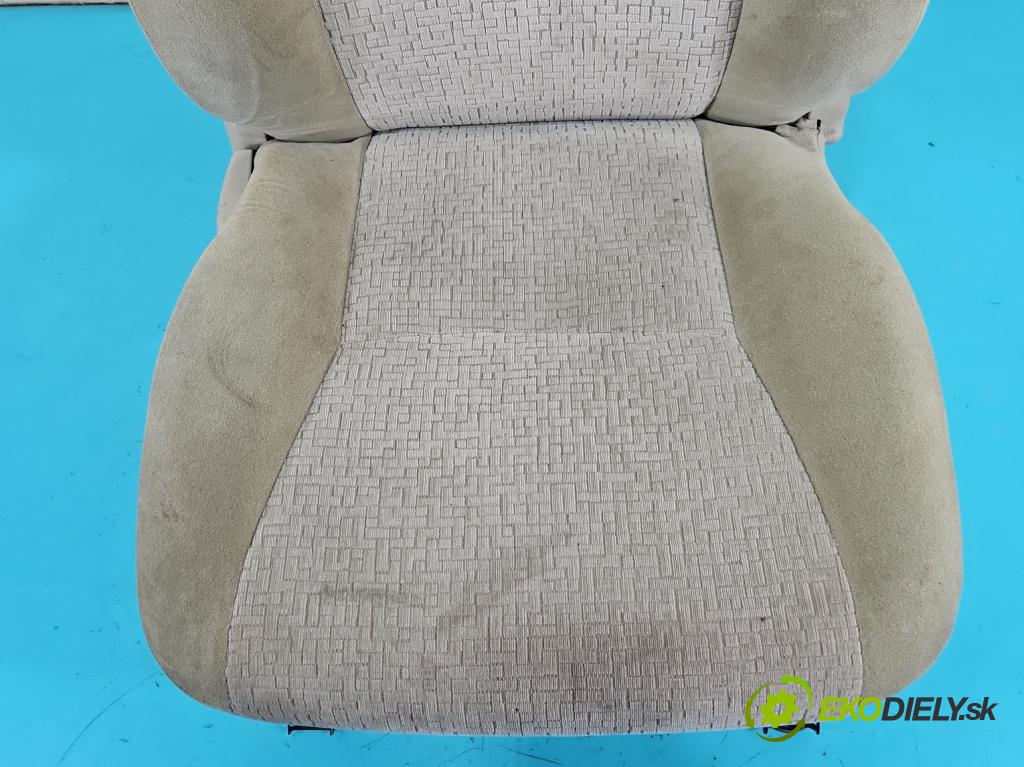 Toyota Land Cruiser J120 2002-2010 3.0 D4D 166 hp automatic 122 kW 2982 cm3 5- Sedadlo pravý  (Sedadlo)