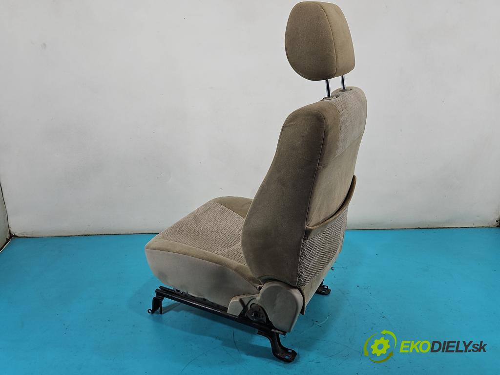 Toyota Land Cruiser J120 2002-2010 3.0 D4D 166 hp automatic 122 kW 2982 cm3 5- Sedadlo pravý  (Sedadlo)